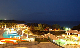 オリエンタルホテル沖縄リゾート&スパ夜プール
